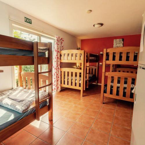 6 bunks